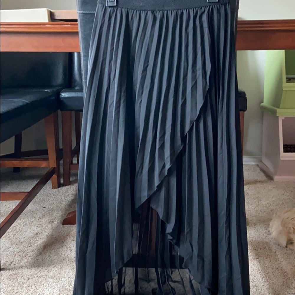 Black pleated skirt high low